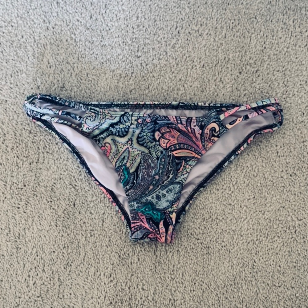 VS bathing suit bottoms
